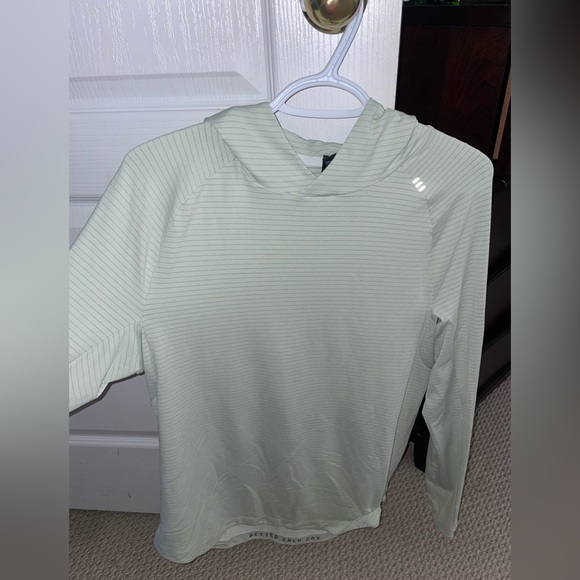 Authentic Light Pullover! - Picture 2 of 3